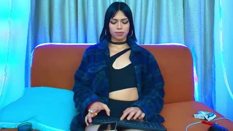 Klhoe Carter 3 online show from 07-14-26, 11:21