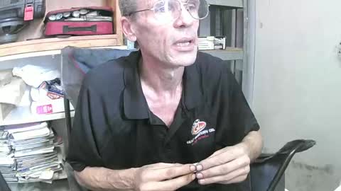 Snapshot of 04oldskool chatting on 12-04-24, 01:25 04oldskool online show from 12-04-24, 01:25