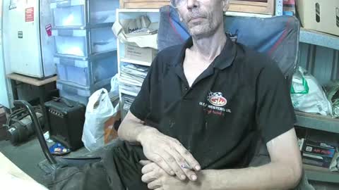 Snapshot of 04oldskool chatting on 01-16-25, 02:41 04oldskool online show from 01-16-25, 02:41