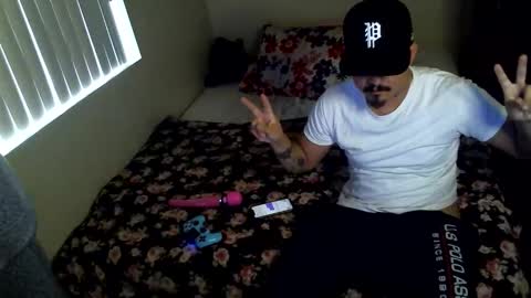 Snapshot of 0bigdickmick chatting on 11-15-25, 10:48 PeterGrandee online show from 11-15-25, 10:48