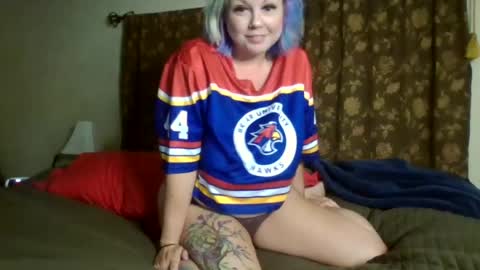 Snapshot of 0lilith0 chatting on 07-09-26, 05:33 Lilly online show from 07-09-26, 05:33