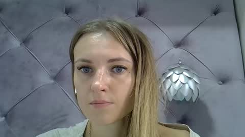 Snapshot of 11alina chatting on 10-07-25, 06:54 11alina online show from 10-07-25, 06:54
