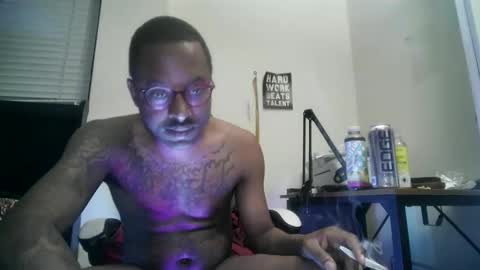 Snapshot of 11inchtattedtrinibad chatting on 10-15-25, 12:00 11inchtattedtrinibad online show from 10-15-25, 12:00