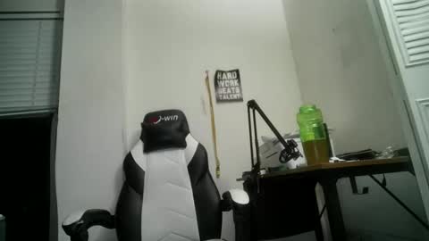 Snapshot of 11inchtattedtrinibad chatting on 10-19-25, 04:57 11inchtattedtrinibad online show from 10-19-25, 04:57