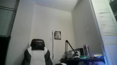 Snapshot of 11inchtattedtrinibad chatting on 10-26-25, 05:24 11inchtattedtrinibad online show from 10-26-25, 05:24