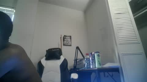 Snapshot of 11inchtattedtrinibad chatting on 11-03-25, 06:09 11inchtattedtrinibad online show from 11-03-25, 06:09