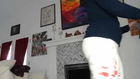Aurora Willows online show from 01-19-25, 01:55