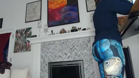 Aurora Willows online show from 01-21-25, 01:11