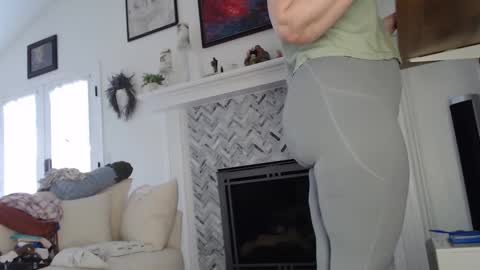 Snapshot of 11willowandjohn11 chatting on 10-02-25, 02:46 Aurora Willows online show from 10-02-25, 02:46