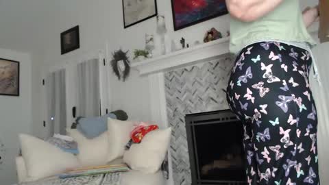 Snapshot of 11willowandjohn11 chatting on 10-26-25, 12:11 Aurora Willows online show from 10-26-25, 12:11