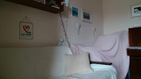 12ennie online show from 03-18-26, 08:39