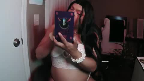 Snapshot of 17carrjo974416 chatting on 04-26-26, 01:47 17carrjo974416 online show from 04-26-26, 01:47