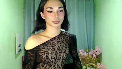 Snapshot of 18_nicole chatting on 01-27-25, 02:57 barbie online show from 01-27-25, 02:57