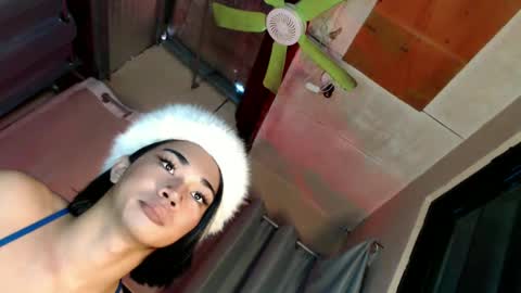 Snapshot of 18_nicole chatting on 03-06-25, 12:10 barbie online show from 03-06-25, 12:10