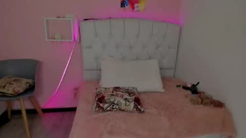 Snapshot of 18candy chatting on 03-05-26, 11:23 18candy online show from 03-05-26, 11:23