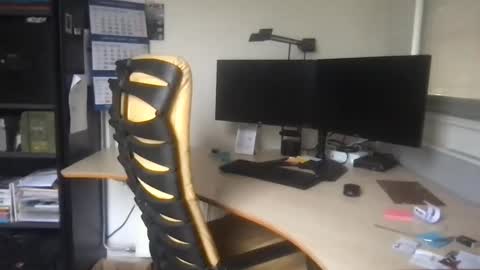 man 18 but cute online show from 12-14-24, 11:07