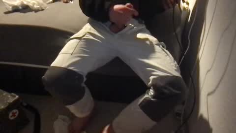 man 18 but cute online show from 01-08-25, 09:01