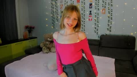 Snapshot of 18kira18 chatting on 05-07-26, 07:30 Kira online show from 05-07-26, 07:30