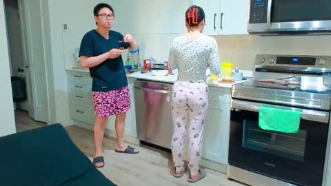 Tong  Ralph online show from 02-04-26, 02:06