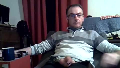 Snapshot of 18remy45 chatting on 12-02-25, 08:37 18remy45 online show from 12-02-25, 08:37