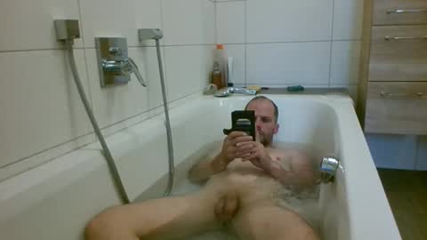 Snapshot of 19berni91 chatting on 10-19-25, 01:23 berni online show from 10-19-25, 01:23