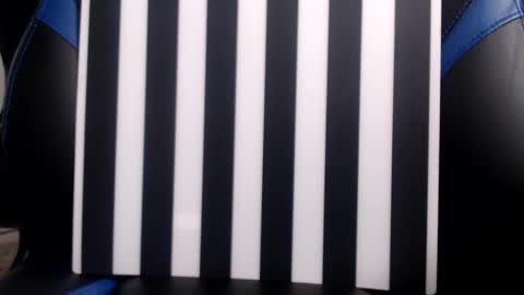 i erupt if you suck ur nipples 4 me and look at the camera while watching me online show from 03-09-25, 02:43