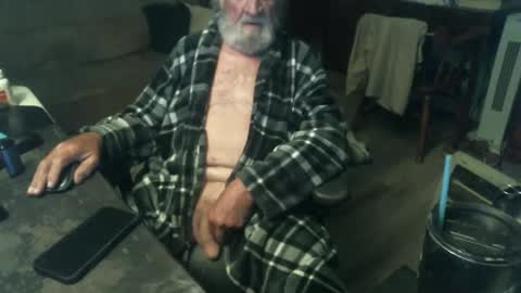 1handyanddee online show from 03-04-25, 02:38