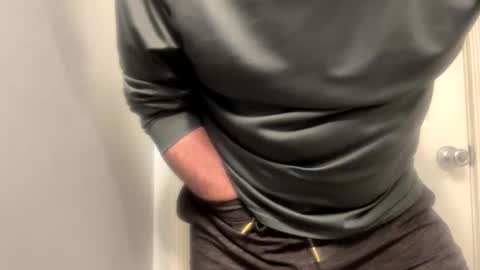 Snapshot of 1hunglo412 chatting on 02-22-26, 08:02 1hunglo412 online show from 02-22-26, 08:02