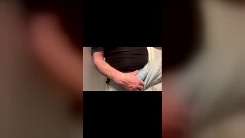 Snapshot of 1hunglo412 chatting on 02-26-26, 09:41 1hunglo412 online show from 02-26-26, 09:41