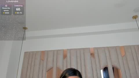 Snapshot of 1m_valery chatting on 12-25-24, 07:02 Valery online show from 12-25-24, 07:02