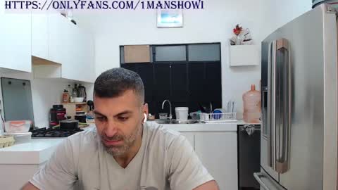 Snapshot of 1manshow11 chatting on 01-29-25, 12:45 1manshow11 online show from 01-29-25, 12:45