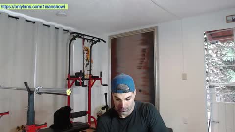 Snapshot of 1manshow11 chatting on 02-22-26, 05:00 1manshow11 online show from 02-22-26, 05:00