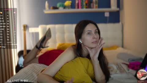 Marie online show from 03-12-25, 07:28