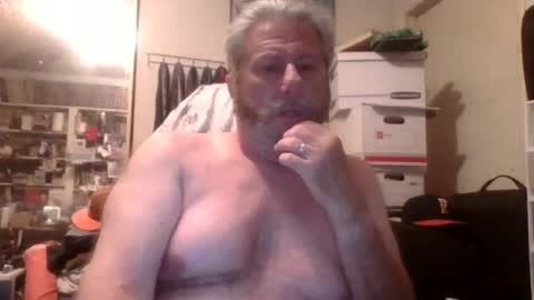 Snapshot of 1milkman2000 chatting on 06-14-26, 06:37 milkman online show from 06-14-26, 06:37