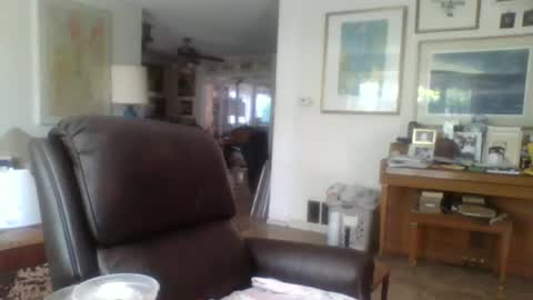Snapshot of 1milkman2000 chatting on 06-15-26, 06:10 milkman online show from 06-15-26, 06:10