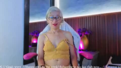 Miss Monserrate online show from 02-20-26, 01:22