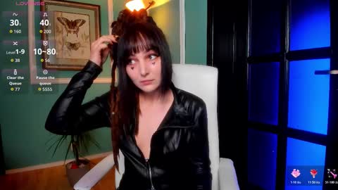 Moona  online show from 11-19-25, 04:07