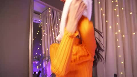 Rei online show from 11-21-25, 01:32