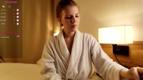 VICTORIA online show from 11-07-25, 01:16