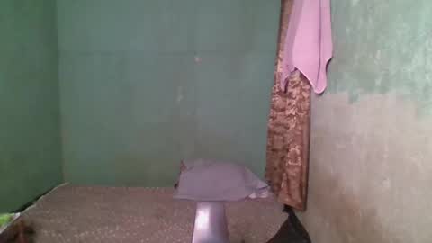 Snapshot of 1smile4u chatting on 10-04-25, 04:10 1smile4u online show from 10-04-25, 04:10