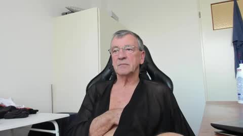 Henk online show from 03-06-25, 03:56
