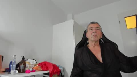 Henk online show from 11-05-25, 04:18