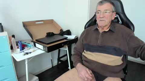 Henk online show from 02-05-26, 03:27