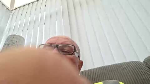 211skoosh online show from 10-14-25, 02:40