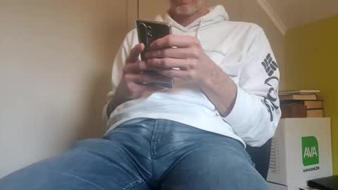 Snapshot of 22_acacia_avenue chatting on 03-12-26, 12:00 22_acacia_avenue online show from 03-12-26, 12:00