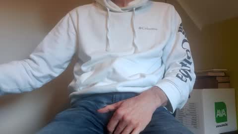 Snapshot of 22_acacia_avenue chatting on 03-15-26, 10:43 22_acacia_avenue online show from 03-15-26, 10:43