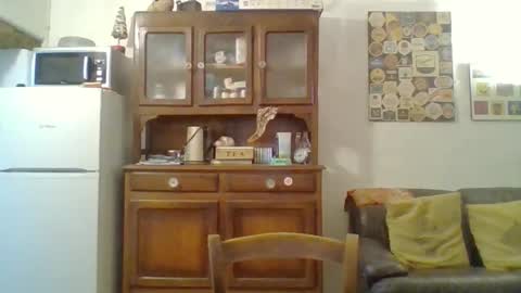 22esserre online show from 10-31-25, 03:02