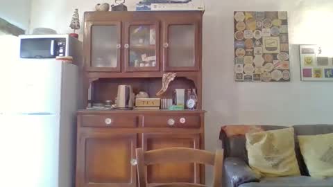 22esserre online show from 11-13-25, 12:48