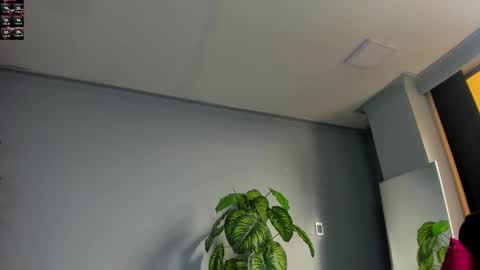 Snapshot of 2_fire chatting on 11-06-25, 08:54 2_fire online show from 11-06-25, 08:54