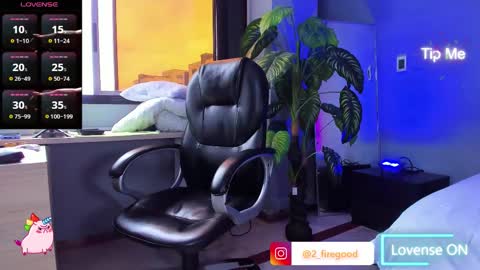 Snapshot of 2_fire chatting on 11-14-25, 07:56 2_fire online show from 11-14-25, 07:56